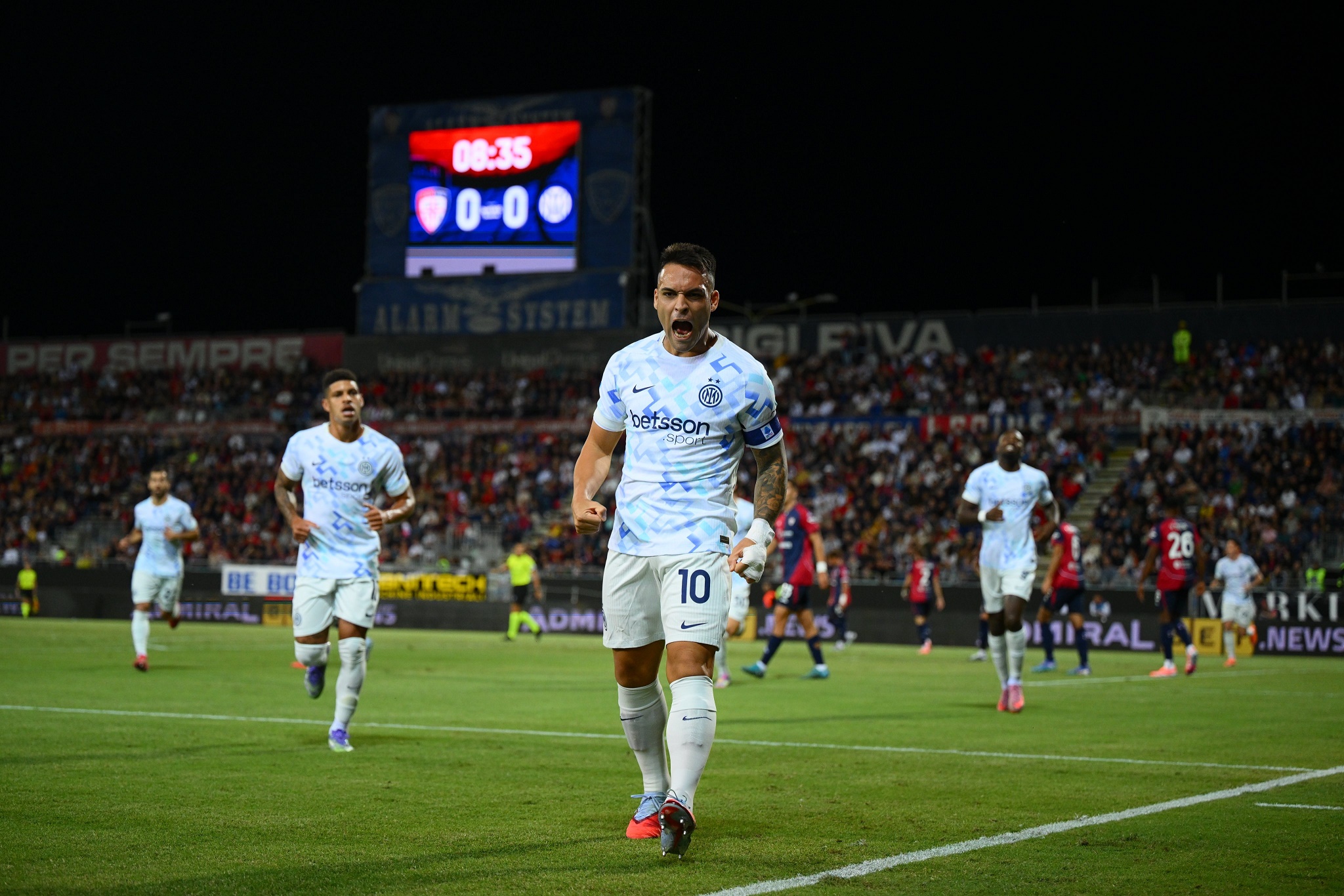 Inter Curi 3 Angka di Markas Cagliari